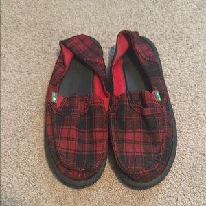 Sanuk Red and Black Plaid Slippers Cozy Slip-On Shoes